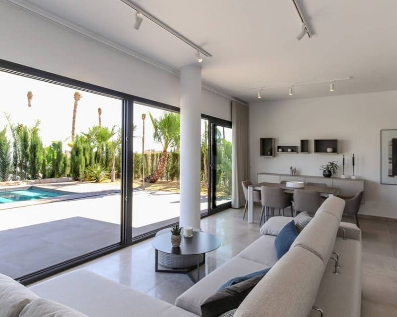 3 Zimmer Villa zu verkaufen in Ciudad Quesada mit Pool - 750.000 € (Ref: 9926394)