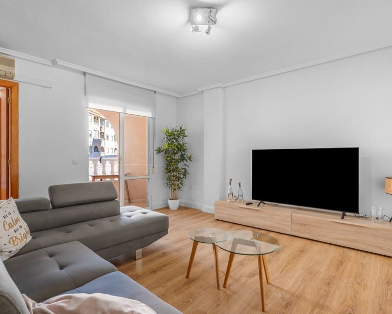 3 sovrum Lägenhet till salu i Torrevieja med pool - 169 000 € (Ref: 9926395)
