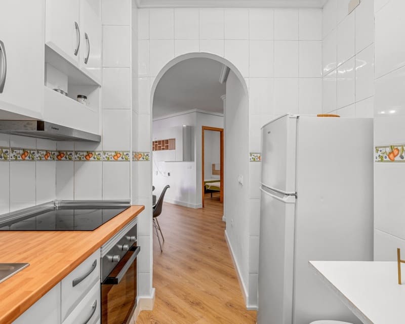 3 sovrum Lägenhet till salu i Torrevieja med pool - 169 000 € (Ref: 9926395)