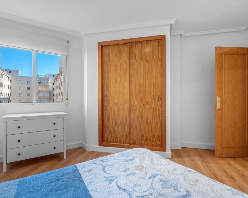 3 sovrum Lägenhet till salu i Torrevieja med pool - 169 000 € (Ref: 9926395)