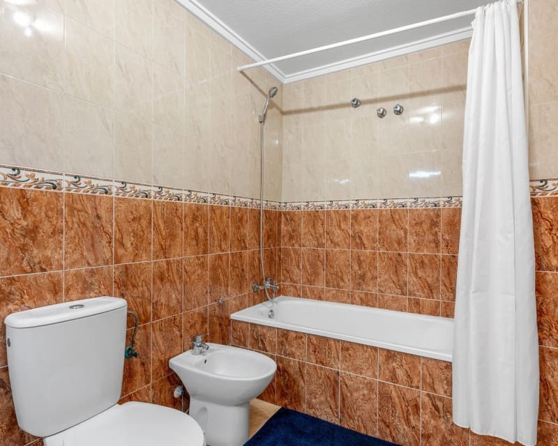3 sovrum Lägenhet till salu i Torrevieja med pool - 169 000 € (Ref: 9926395)