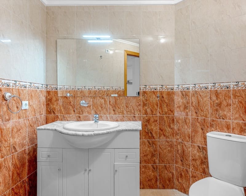 3 sovrum Lägenhet till salu i Torrevieja med pool - 169 000 € (Ref: 9926395)
