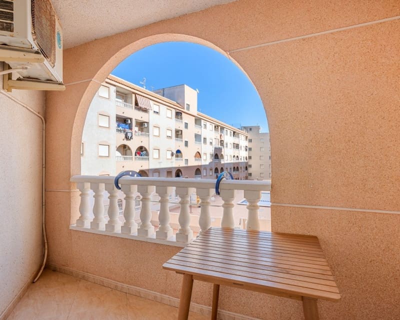 3 sovrum Lägenhet till salu i Torrevieja med pool - 169 000 € (Ref: 9926395)