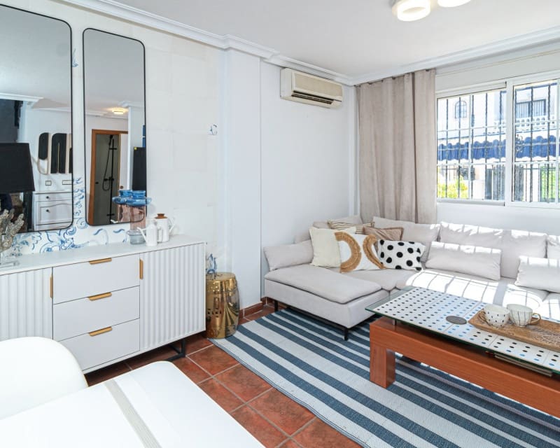 3 sovrum Hus till salu i Playa Flamenca med pool - 245 000 € (Ref: 9926396)