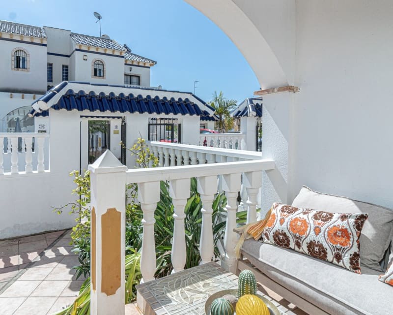 3 sovrum Hus till salu i Playa Flamenca med pool - 245 000 € (Ref: 9926396)