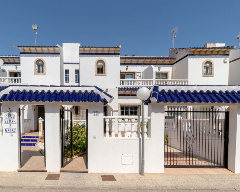 3 sovrum Hus till salu i Playa Flamenca med pool - 245 000 € (Ref: 9926396)