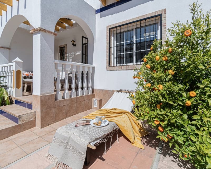 3 sovrum Hus till salu i Playa Flamenca med pool - 245 000 € (Ref: 9926396)