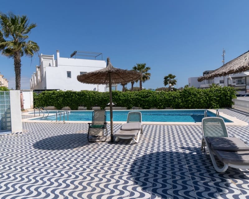 3 sovrum Hus till salu i Playa Flamenca med pool - 245 000 € (Ref: 9926396)