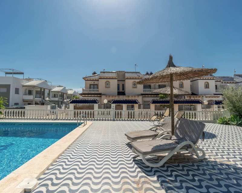 3 sovrum Hus till salu i Playa Flamenca med pool - 245 000 € (Ref: 9926396)