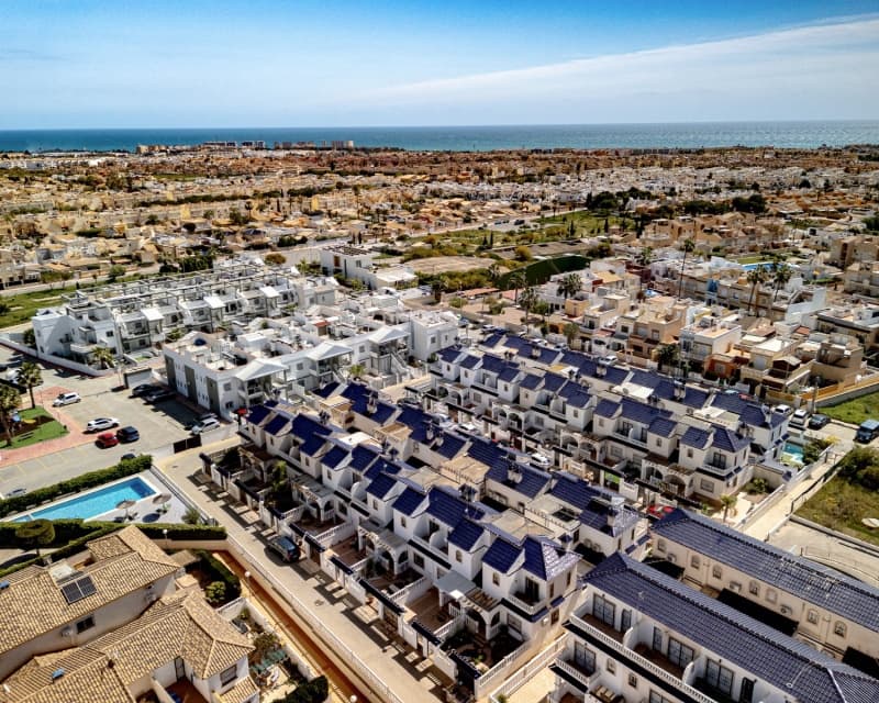 3 sovrum Hus till salu i Playa Flamenca med pool - 245 000 € (Ref: 9926396)