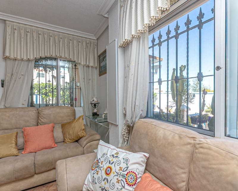 2 soverom Hus til salgs i Cabo Roig med svømmebasseng - € 289 000 (Ref: 9926397)