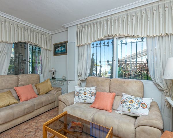 2 soverom Hus til salgs i Cabo Roig, Orihuela med svømmebasseng - € 289 000 (Ref: 9926397)