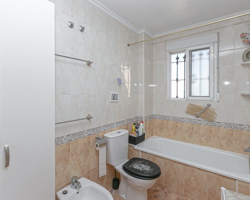 2 soverom Hus til salgs i Cabo Roig med svømmebasseng - € 289 000 (Ref: 9926397)