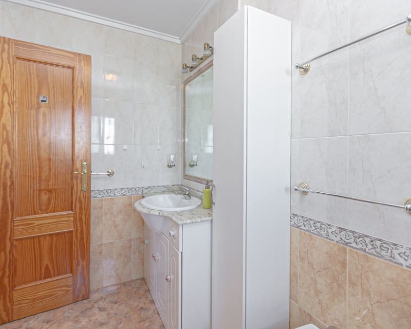 2 soverom Hus til salgs i Cabo Roig med svømmebasseng - € 289 000 (Ref: 9926397)