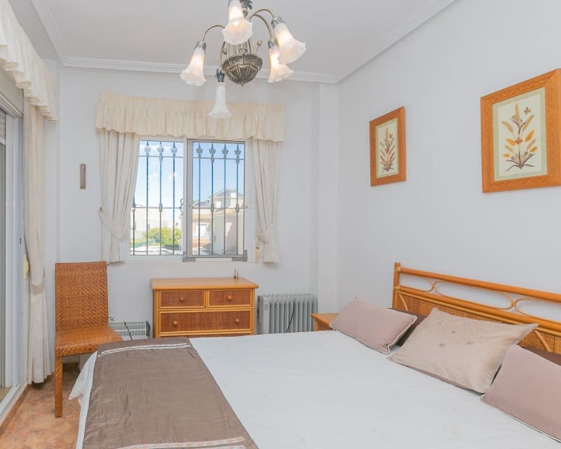 2 soverom Hus til salgs i Cabo Roig med svømmebasseng - € 289 000 (Ref: 9926397)