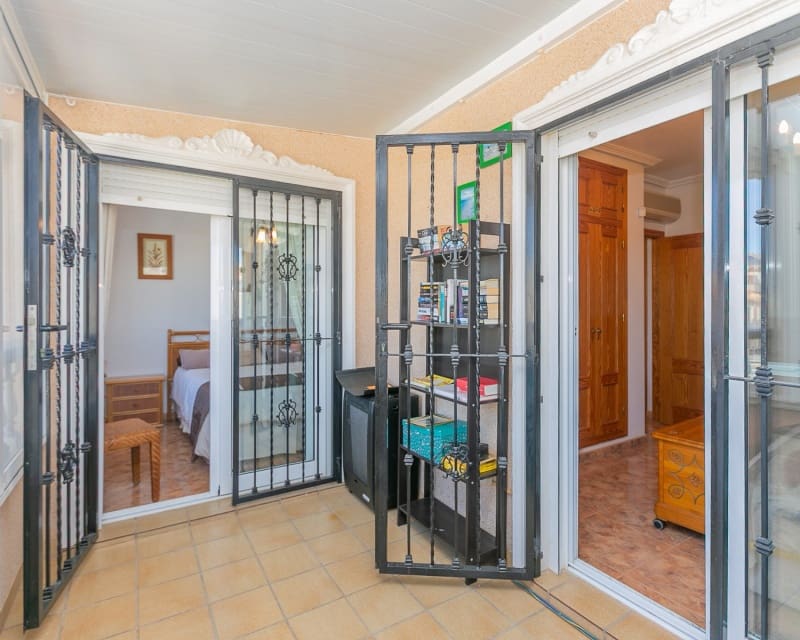2 soverom Hus til salgs i Cabo Roig med svømmebasseng - € 289 000 (Ref: 9926397)