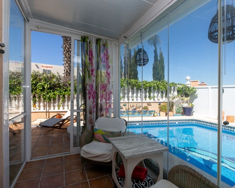 2 soverom Hus til salgs i Cabo Roig med svømmebasseng - € 289 000 (Ref: 9926397)