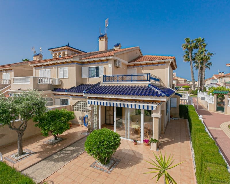 2 sovrum Villa till salu i Playa Flamenca med pool garage - 270 000 € (Ref: 9926398)