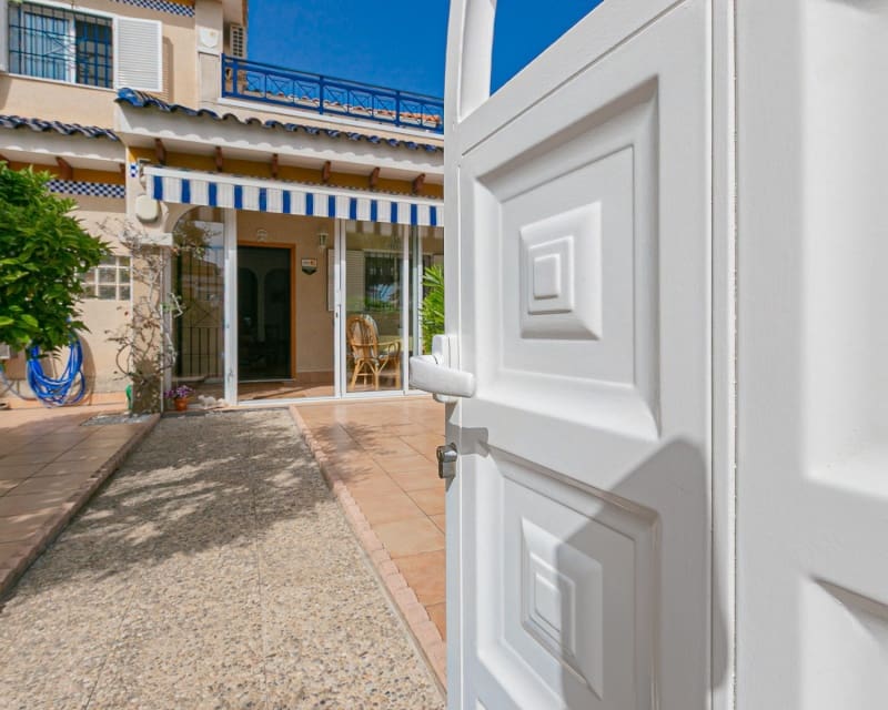 2 sovrum Villa till salu i Playa Flamenca med pool garage - 270 000 € (Ref: 9926398)