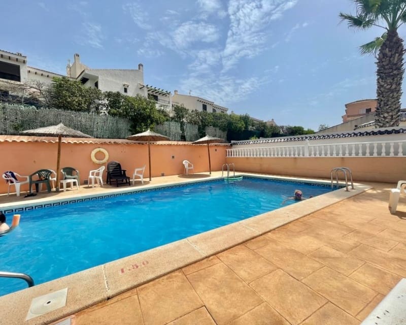 3 sovrum Hus till salu i Playa Flamenca med pool - 195 000 € (Ref: 9926399)