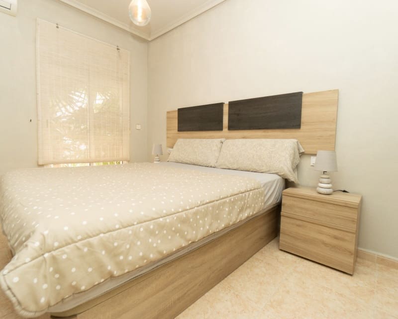 3 sovrum Hus till salu i Playa Flamenca med pool - 195 000 € (Ref: 9926399)