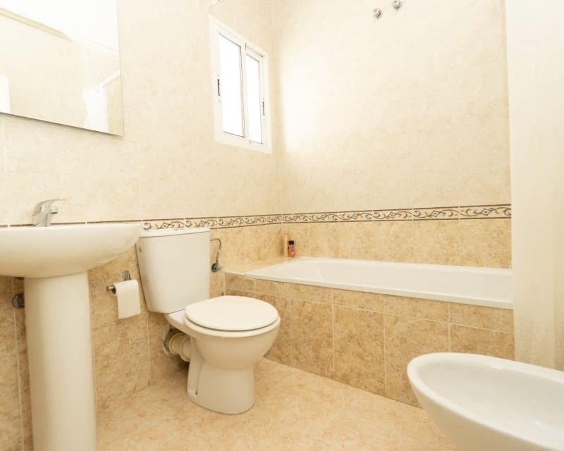 3 sovrum Hus till salu i Playa Flamenca med pool - 195 000 € (Ref: 9926399)