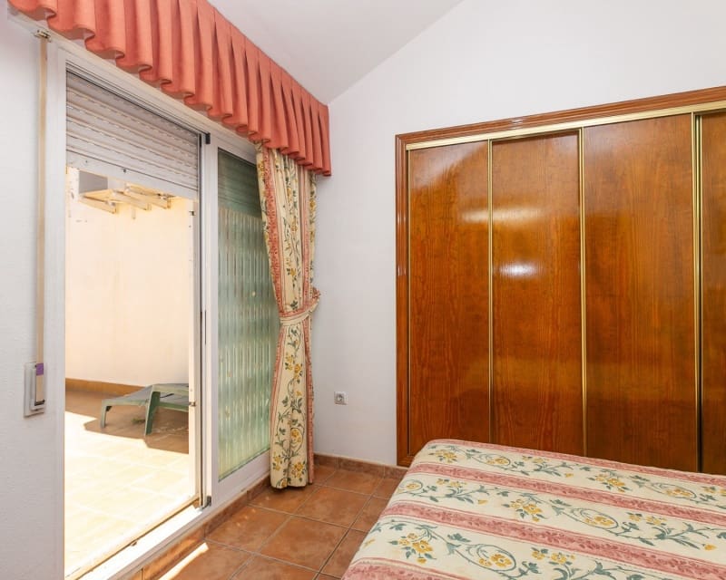 2 soveværelse Byhus til salg i La Zenia med swimmingpool - € 235.000 (Ref: 9926400)