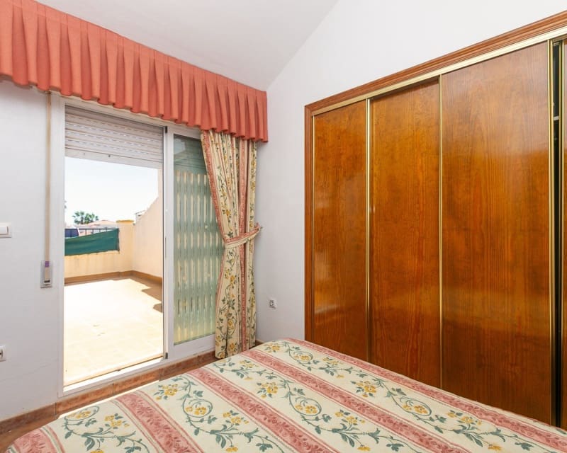 2 soveværelse Byhus til salg i La Zenia med swimmingpool - € 235.000 (Ref: 9926400)