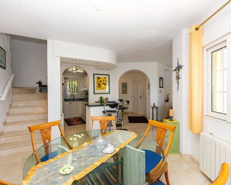 3 soverom Villa til salgs i Villamartin med svømmebasseng garasje - € 530 000 (Ref: 9926401)