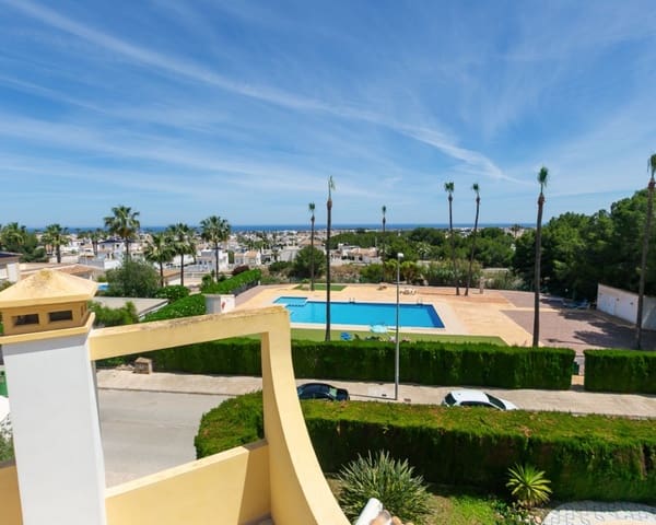 3 soverom Villa til salgs i Villamartin, Orihuela med svømmebasseng garasje - € 530 000 (Ref: 9926401)