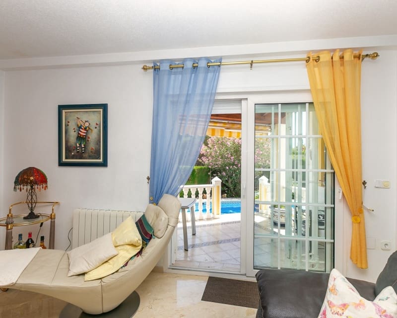 3 soverom Villa til salgs i Villamartin med svømmebasseng garasje - € 530 000 (Ref: 9926401)