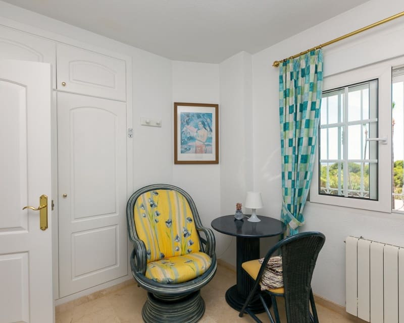 3 soverom Villa til salgs i Villamartin med svømmebasseng garasje - € 530 000 (Ref: 9926401)