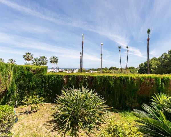 3 soverom Villa til salgs i Villamartin, Orihuela med svømmebasseng garasje - € 530 000 (Ref: 9926401)