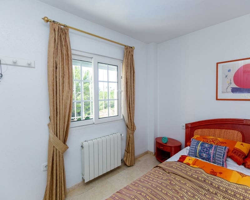 3 soverom Villa til salgs i Villamartin med svømmebasseng garasje - € 530 000 (Ref: 9926401)