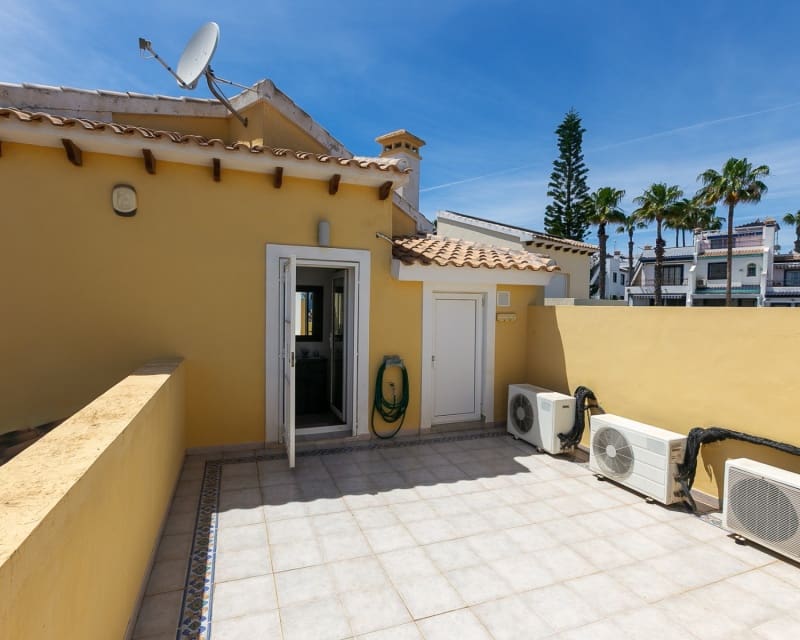 3 soverom Villa til salgs i Villamartin med svømmebasseng garasje - € 530 000 (Ref: 9926401)