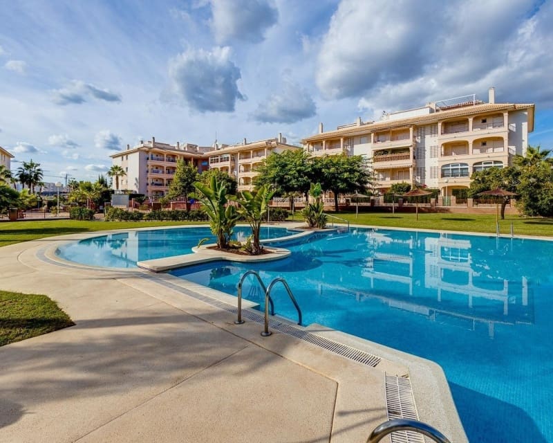 2 sovrum Lägenhet till salu i Playa Flamenca med pool - 218 000 € (Ref: 9926402)