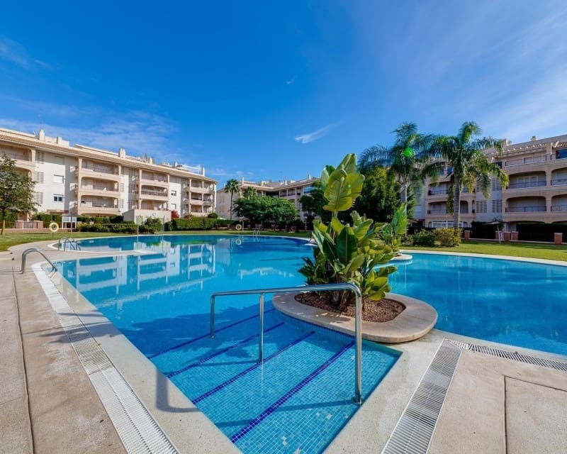 2 sovrum Lägenhet till salu i Playa Flamenca med pool - 218 000 € (Ref: 9926402)