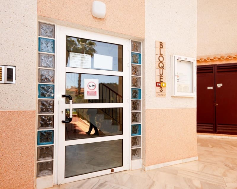 2 sovrum Lägenhet till salu i Playa Flamenca med pool - 218 000 € (Ref: 9926402)