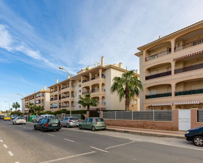 2 sovrum Lägenhet till salu i Playa Flamenca med pool - 218 000 € (Ref: 9926402)