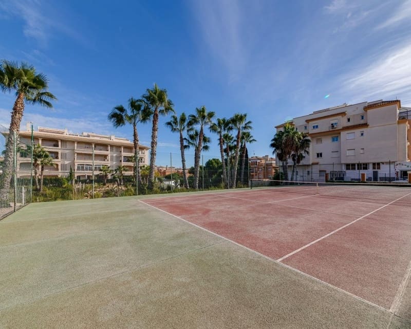 2 sovrum Lägenhet till salu i Playa Flamenca med pool - 218 000 € (Ref: 9926402)