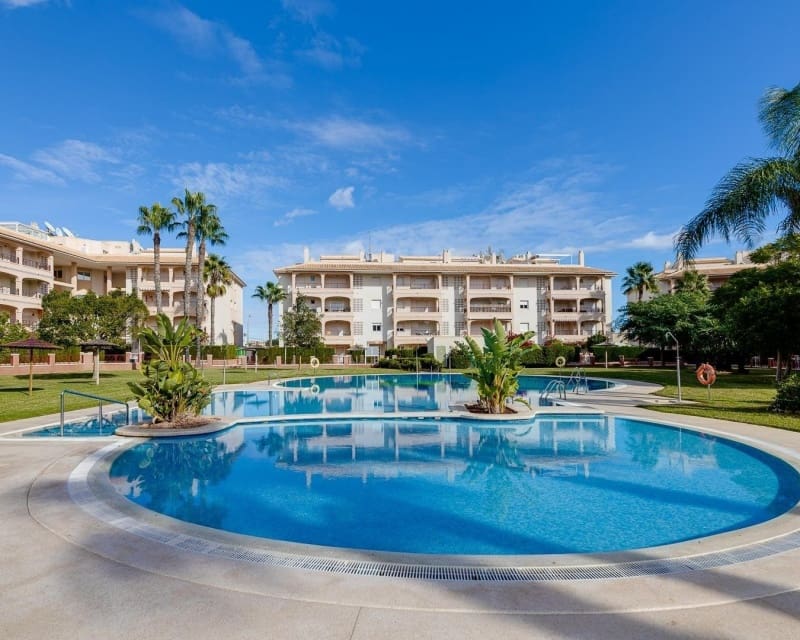2 sovrum Lägenhet till salu i Playa Flamenca med pool - 218 000 € (Ref: 9926402)
