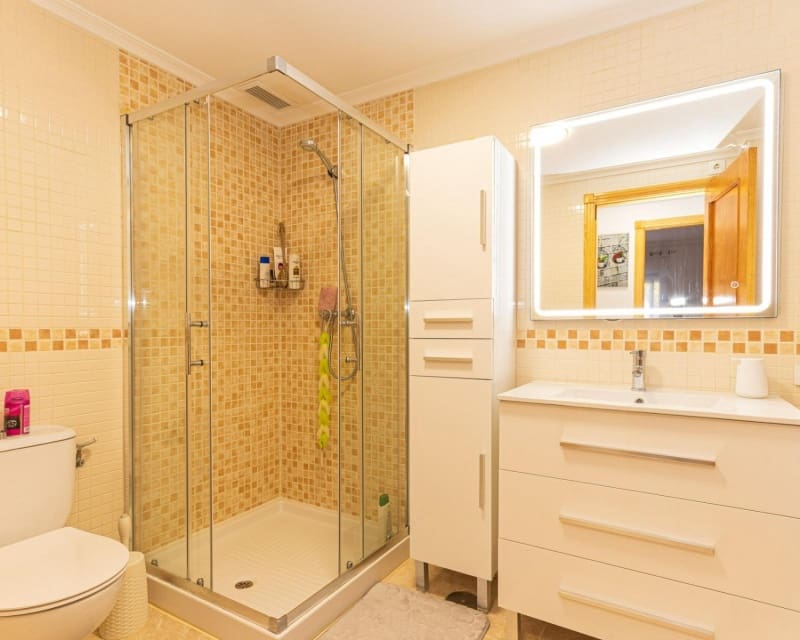 2 sovrum Lägenhet till salu i Playa Flamenca med pool - 218 000 € (Ref: 9926402)