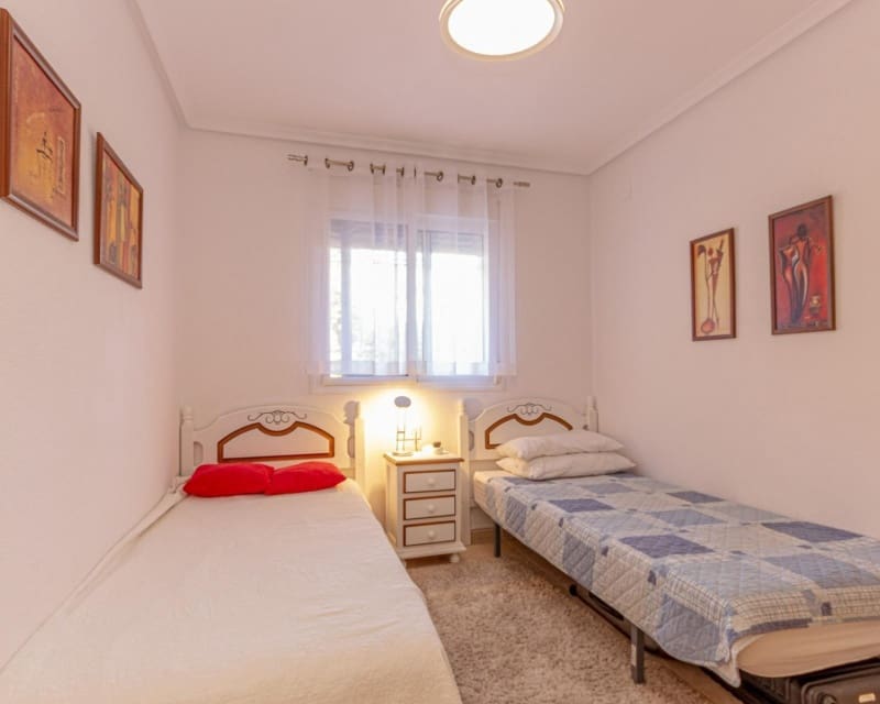 2 sovrum Lägenhet till salu i Playa Flamenca med pool - 218 000 € (Ref: 9926402)