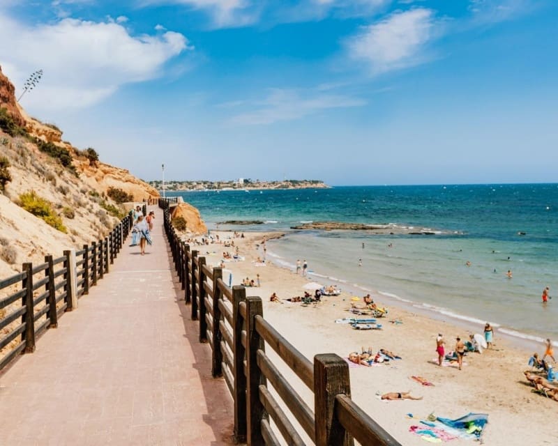 2 sovrum Lägenhet till salu i Playa Flamenca med pool - 218 000 € (Ref: 9926402)