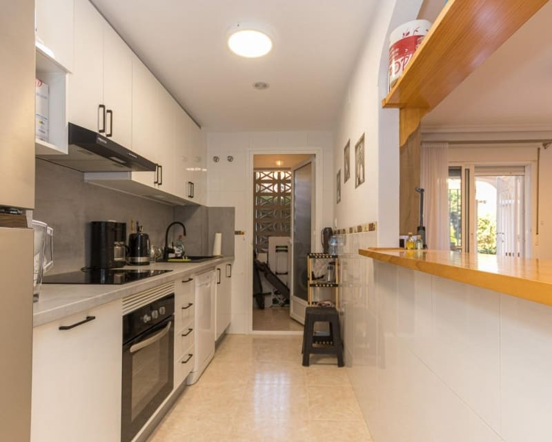 2 sovrum Lägenhet till salu i Playa Flamenca med pool - 218 000 € (Ref: 9926402)