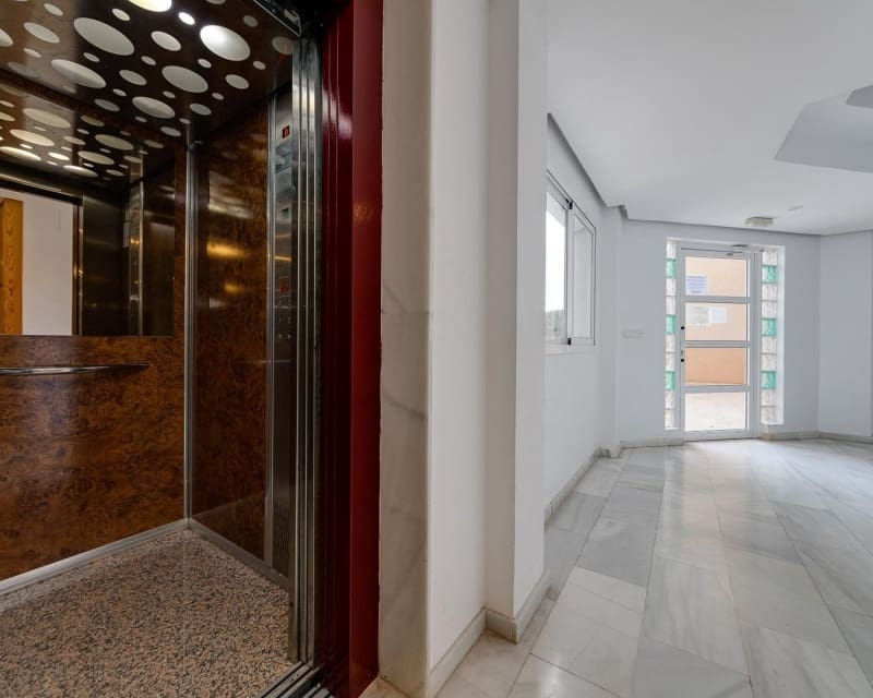 2 sovrum Lägenhet till salu i Playa Flamenca med pool - 218 000 € (Ref: 9926402)