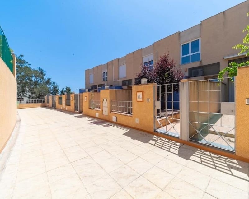 3 quarto Casa em Banda para venda em Cabo Roig com piscina garagem - 450 000 € (Ref: 9926403)