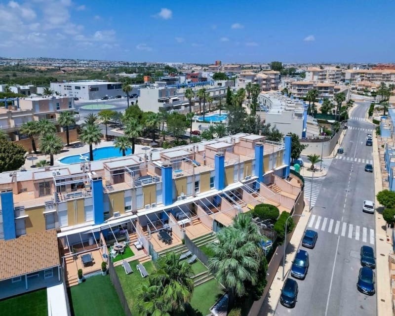 3 quarto Casa em Banda para venda em Cabo Roig com piscina garagem - 450 000 € (Ref: 9926403)