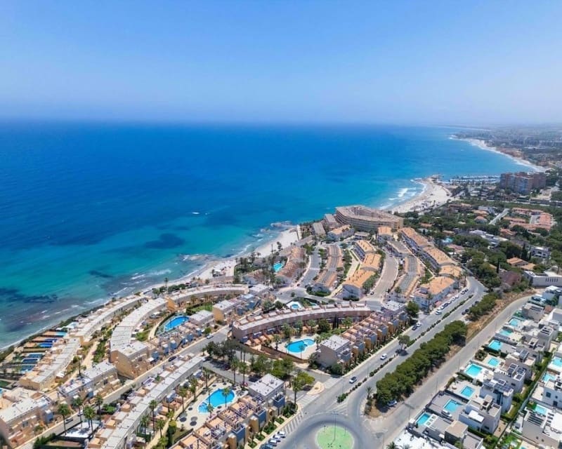 3 quarto Casa em Banda para venda em Cabo Roig com piscina garagem - 450 000 € (Ref: 9926403)