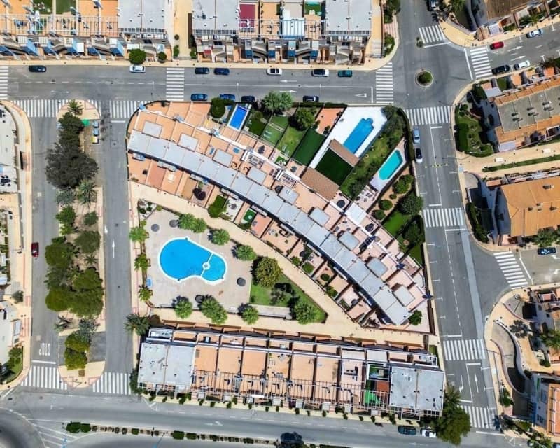 3 quarto Casa em Banda para venda em Cabo Roig com piscina garagem - 450 000 € (Ref: 9926403)